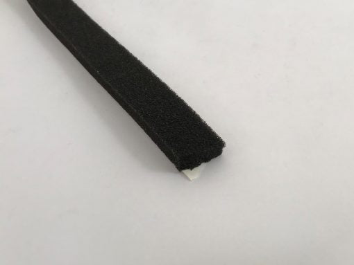 Kompriband / Fugendichtband zwischen Wandwinkel und Bodendiele